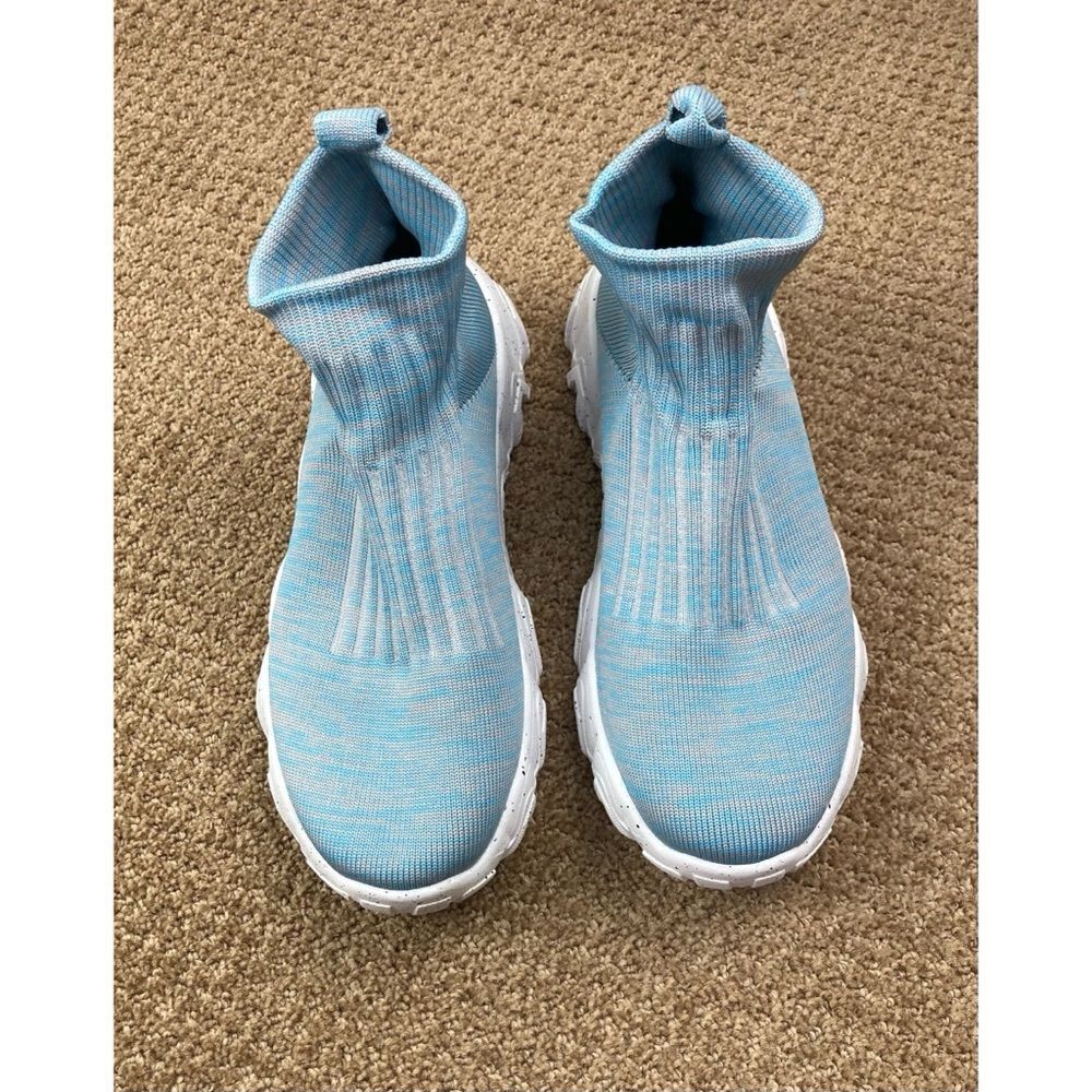 Blue knit breathable high top sneakers